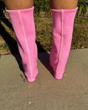 Load image into Gallery viewer, Bella Tre &quot;Skylar&quot; Boots- Pink
